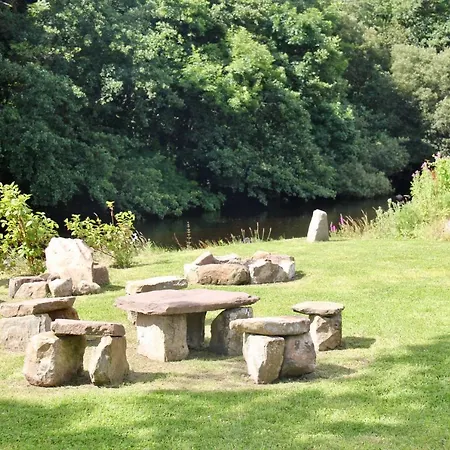 Riverside House Bed & Breakfast