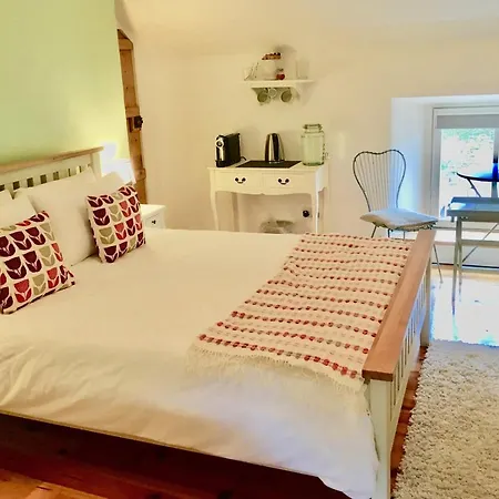Riverside House 3*