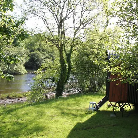 Riverside House Bed & Breakfast