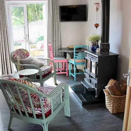 Bed & Breakfast Riverside House *