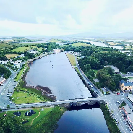 Bed & Breakfast Riverside House