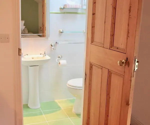 Riverside House Frühstückspension 3*