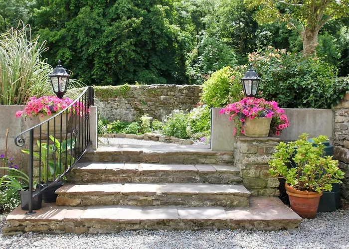 Riverside House Bed & Breakfast 3*