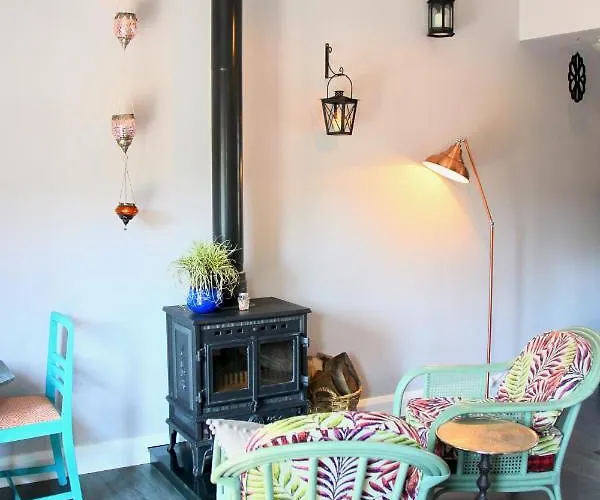 Riverside House Bed & Breakfast